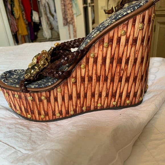 Pumps - Picture 8 of 8